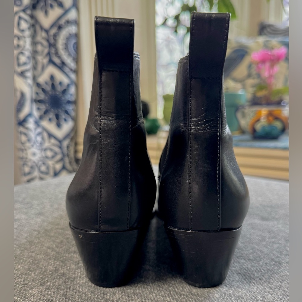 Via Spiga Women’s Black Leather Ankle Boots pointed toe Pull On Booties Size 36 - Picture 4 of 11